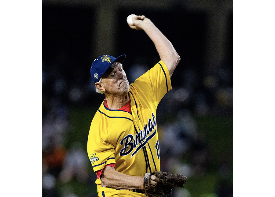 Former MLB pitcher pitches in a Savannah Bananas game with actual